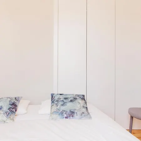Charming Flat With Balconies Chiado District 2 Bedrooms & Ac 19th Century Building * Lisboa