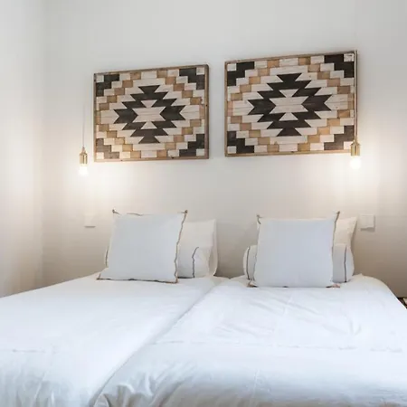 Charming Flat With Balconies Chiado District 2 Bedrooms & Ac 19th Century Building * Lisbona