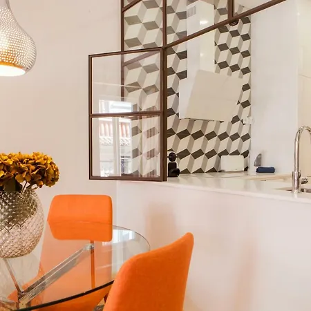 Charming Flat With Balconies Chiado District 2 Bedrooms & Ac 19th Century Building Lägenhet Lisboa