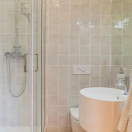 Charming Flat With Balconies Chiado District 2 Bedrooms & Ac 19th Century Building Lisbona