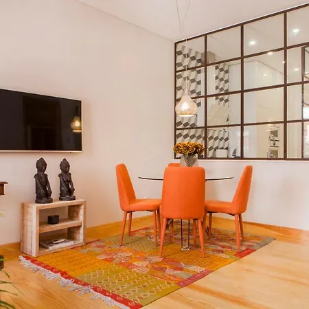 Appartement Charming Flat With Balconies Chiado District 2 Bedrooms & Ac 19th Century Building Lissabon