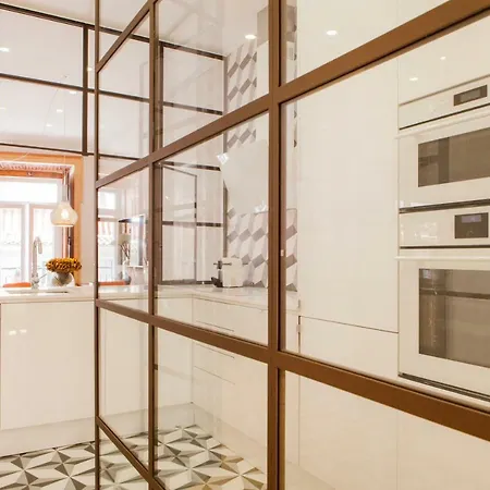 Apartament Charming Flat With Balconies Chiado District 2 Bedrooms & Ac 19th Century Building *